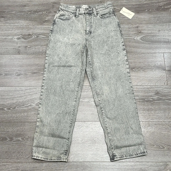 NWT Universal Thread Vintage Straight High Rise Gray Wash Denim Jeans 2/26R - Picture 8 of 16